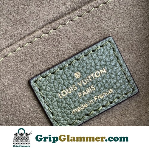 Louis Vuitton Favorite - Image 7