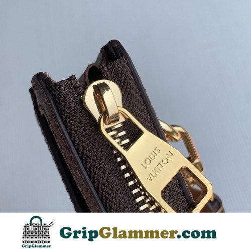 Louis Vuitton Petite Malle - Image 4