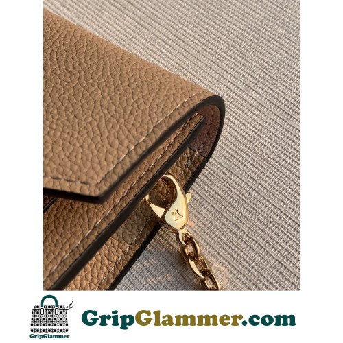 Louis Vuitton Favorite - Image 5