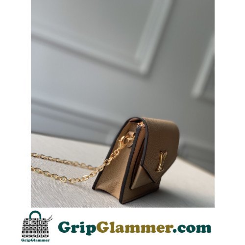 Louis Vuitton Favorite - Image 6