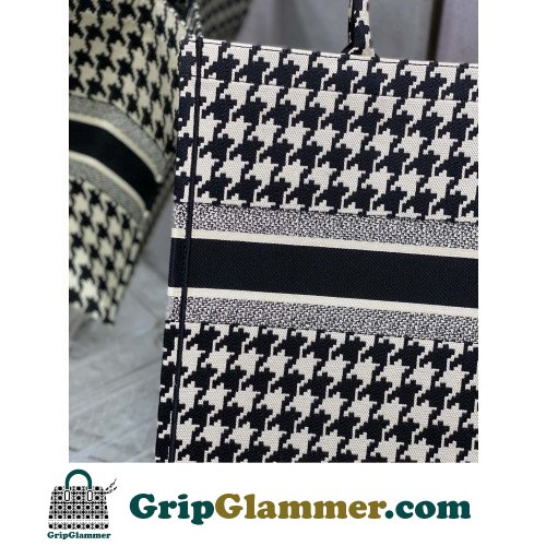 Dior Book Tote Large 42cm - Image 2