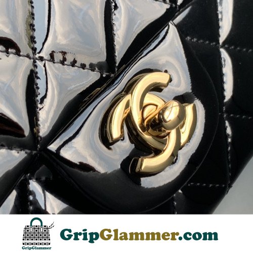 Chanel Flap Bag 17cm (Mini) - Image 2