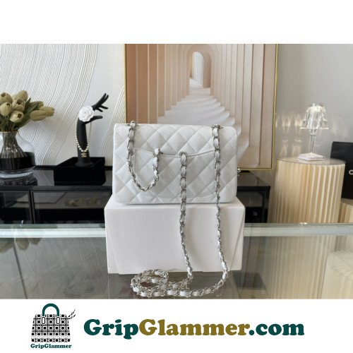 Chanel Flap Bag 20cm (Mini) - Image 6