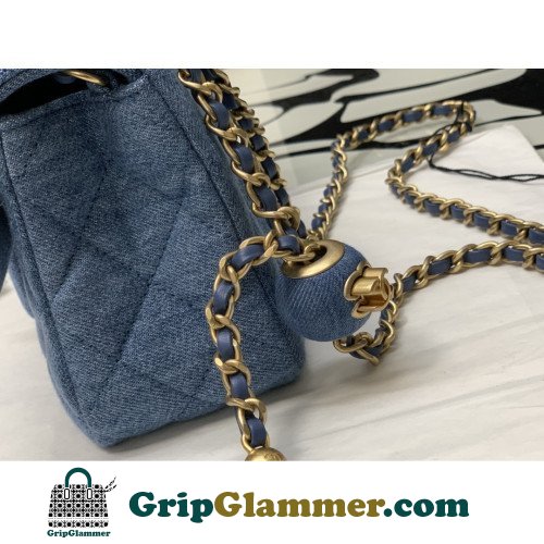 Chanel Flap Bag 20cm (Mini) - Image 9