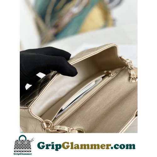 Chanel Flap Bag 20cm (Mini) - Image 2