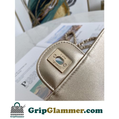 Chanel Flap Bag 20cm (Mini) - Image 9