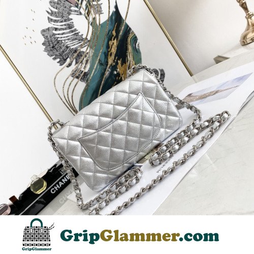 Chanel Flap Bag 20cm (Mini) - Image 4