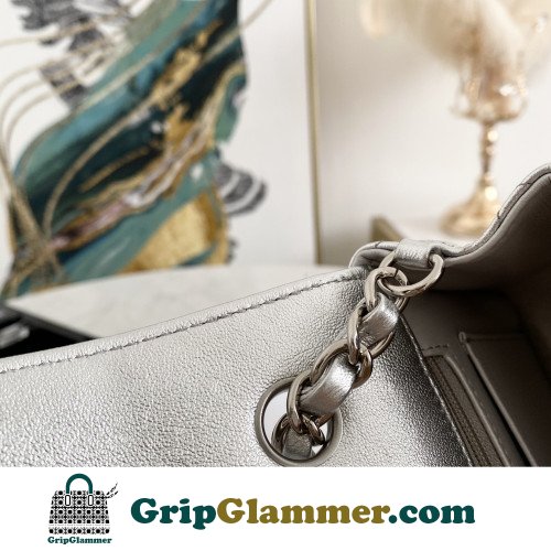 Chanel Flap Bag 20cm (Mini) - Image 8