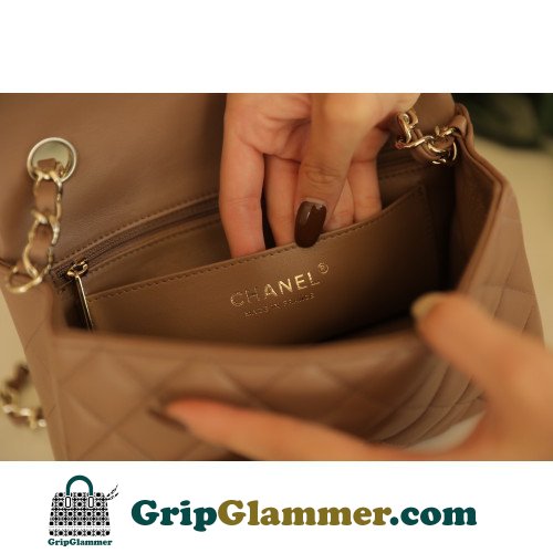 Chanel Flap Bag 20cm (Mini) - Image 2