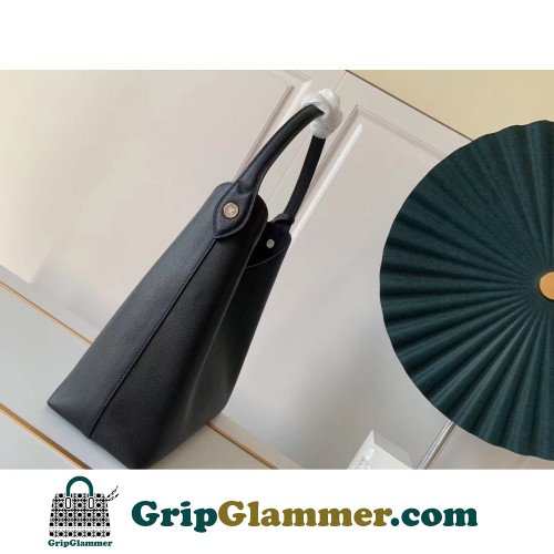 Louis Vuitton Favorite - Image 2