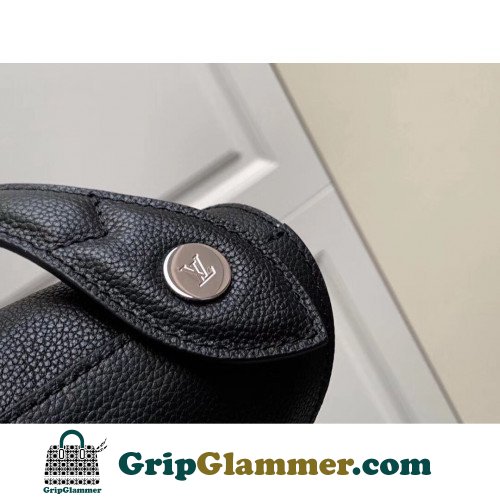 Louis Vuitton Favorite - Image 9