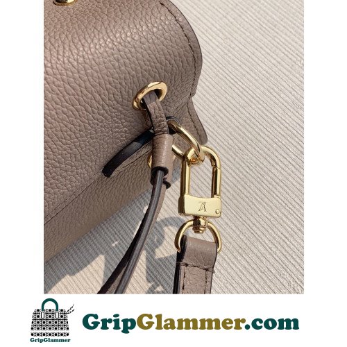 Louis Vuitton Favorite - Image 2