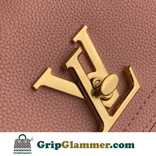 Louis Vuitton Favorite - Image 8