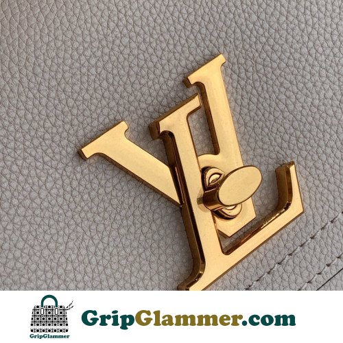 Louis Vuitton Favorite - Image 2