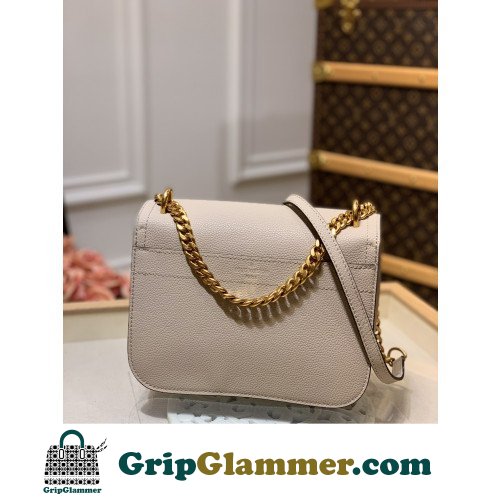 Louis Vuitton Favorite - Image 3