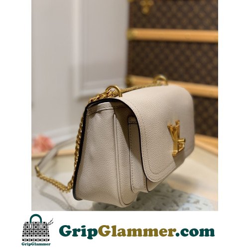 Louis Vuitton Favorite - Image 8