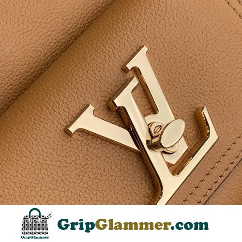 Louis Vuitton Favorite - Image 3