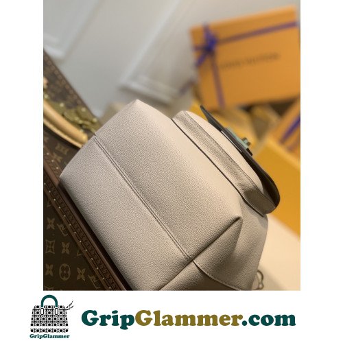 Louis Vuitton Favorite - Image 5