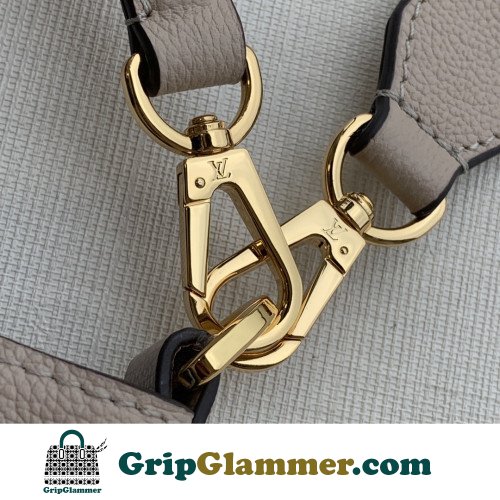Louis Vuitton Favorite - Image 6
