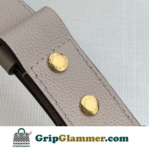 Louis Vuitton Favorite - Image 9