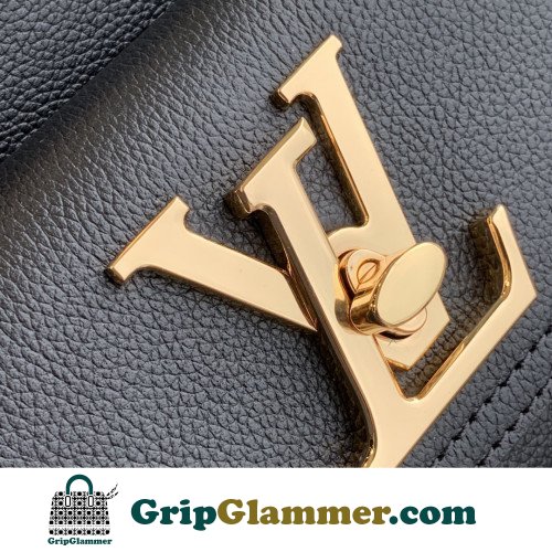 Louis Vuitton Favorite - Image 2