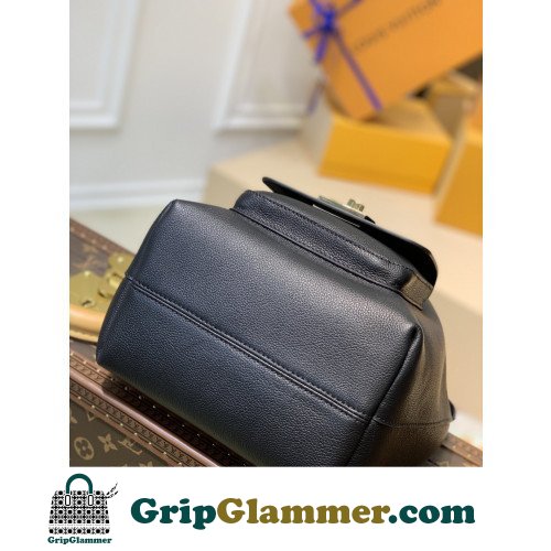 Louis Vuitton Favorite - Image 5