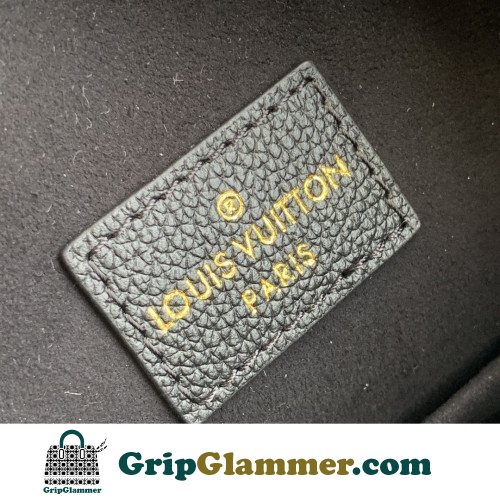 Louis Vuitton Favorite - Image 8