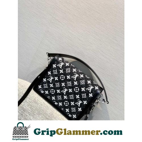 Louis Vuitton Petite Malle - Image 3