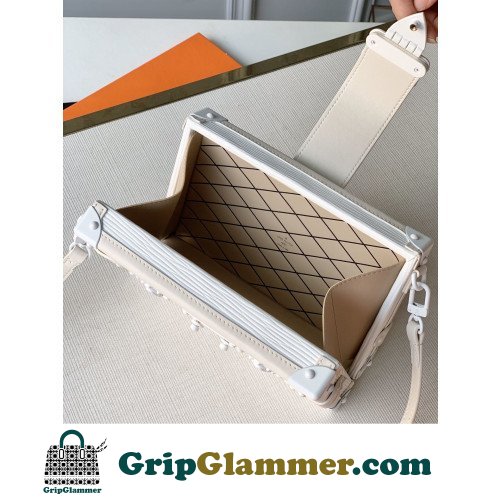 Louis Vuitton Petite Malle - Image 4