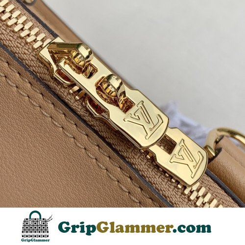 Louis Vuitton Alma - Image 3