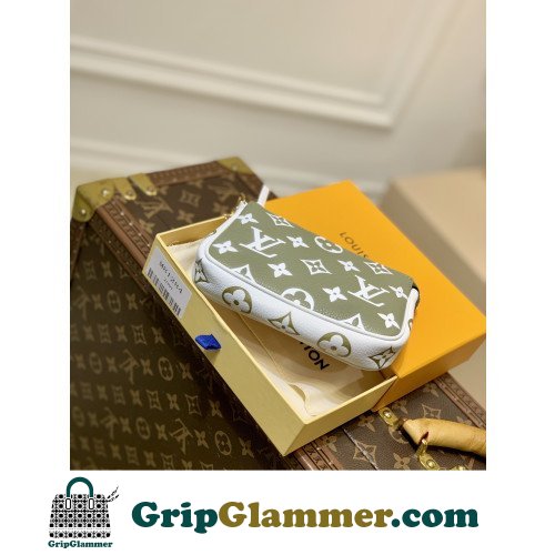 Louis Vuitton Wallet - Image 6