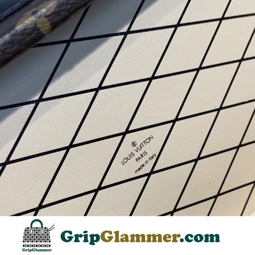 Louis Vuitton Petite Malle - Image 8