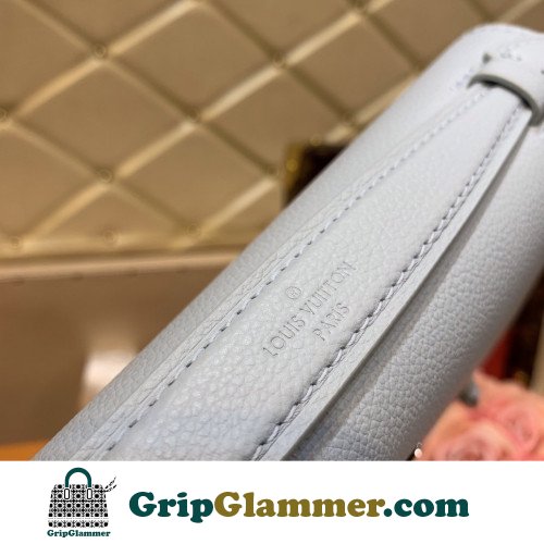 Louis Vuitton Favorite - Image 4