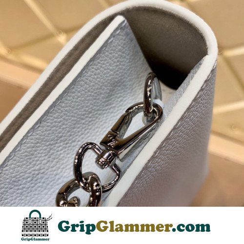 Louis Vuitton Favorite - Image 5