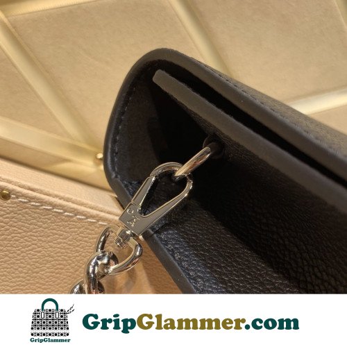 Louis Vuitton Favorite - Image 2