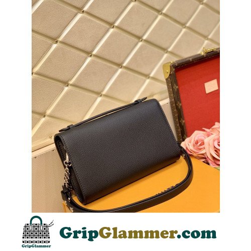 Louis Vuitton Favorite - Image 5