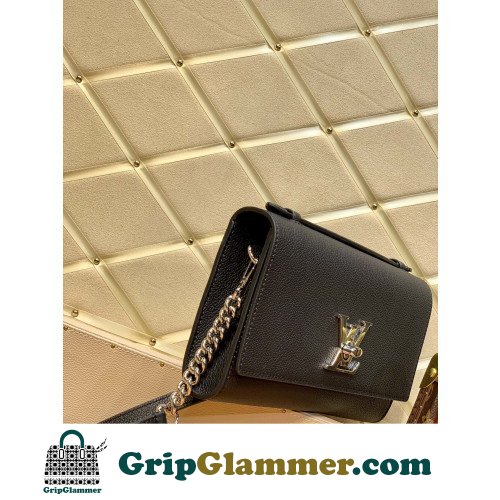 Louis Vuitton Favorite - Image 6