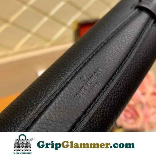 Louis Vuitton Favorite - Image 7