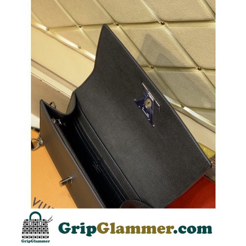 Louis Vuitton Favorite - Image 8