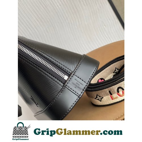 Louis Vuitton Alma - Image 6