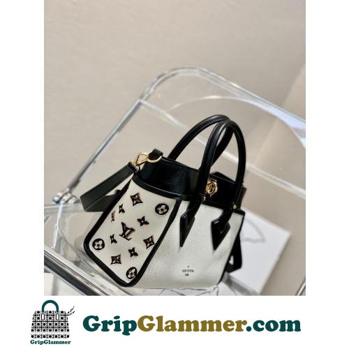 Louis Vuitton Tote - Image 3