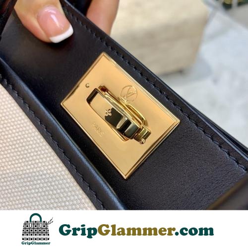 Louis Vuitton Tote - Image 5