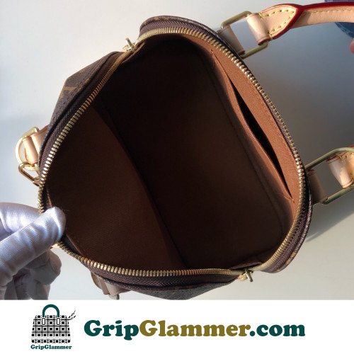 Louis Vuitton Alma - Image 9