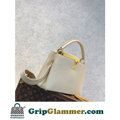 Louis Vuitton Capucines - Image 4