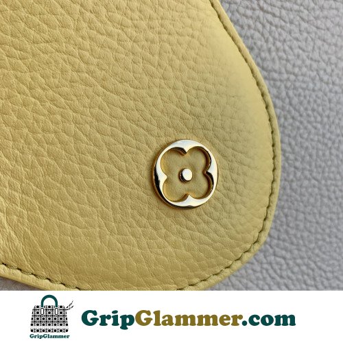 Louis Vuitton Capucines - Image 7