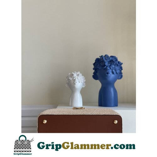 Louis Vuitton Capucines - Image 3