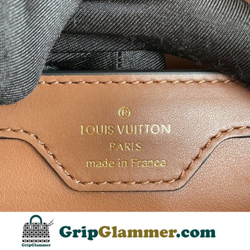 Louis Vuitton Capucines - Image 7