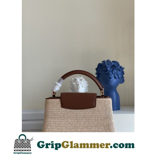 Louis Vuitton Capucines - Image 9