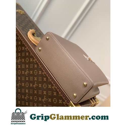 Louis Vuitton Capucines - Image 5