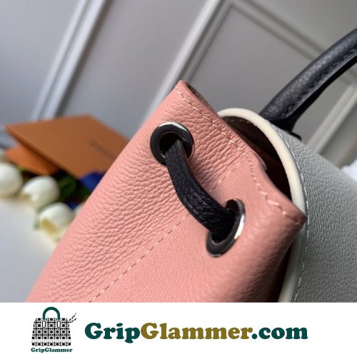 Louis Vuitton Favorite - Image 9